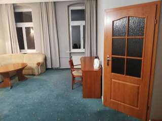 Хостелы Hostel Ratuszowy Быдгощ Стандартный двухместный люкс с 1 кроватью-1
